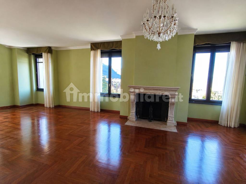 Salone