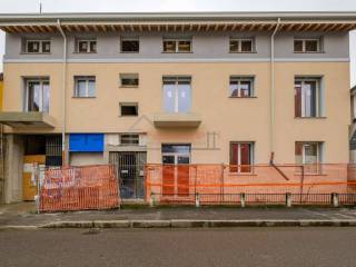 Trilocale via F.lli Rizzardi 3, Trenno, Milano