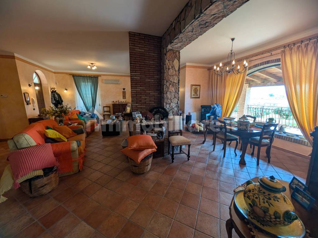 Salone
