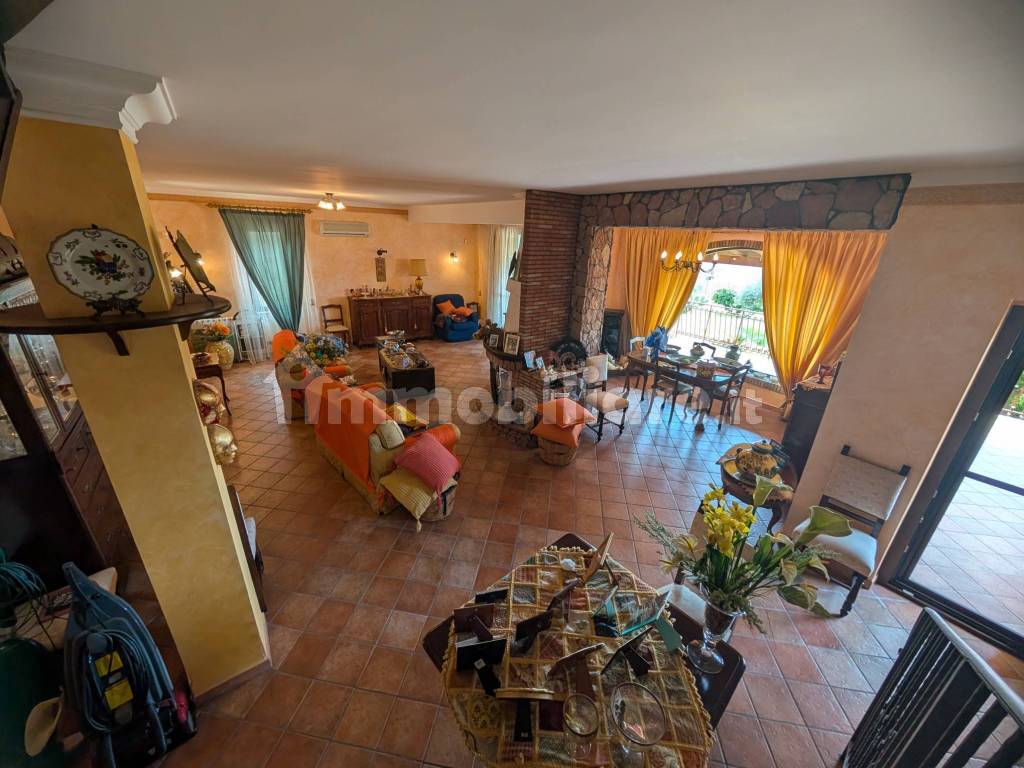 Salone