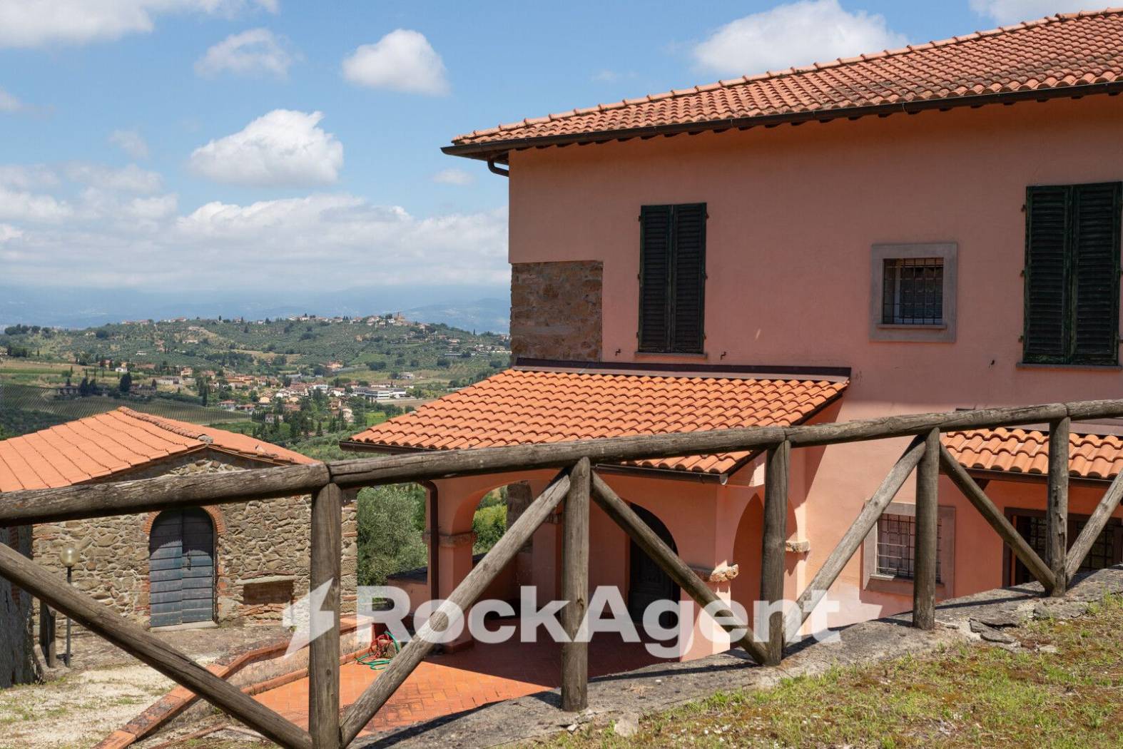 Villa in vendita a Carmignano