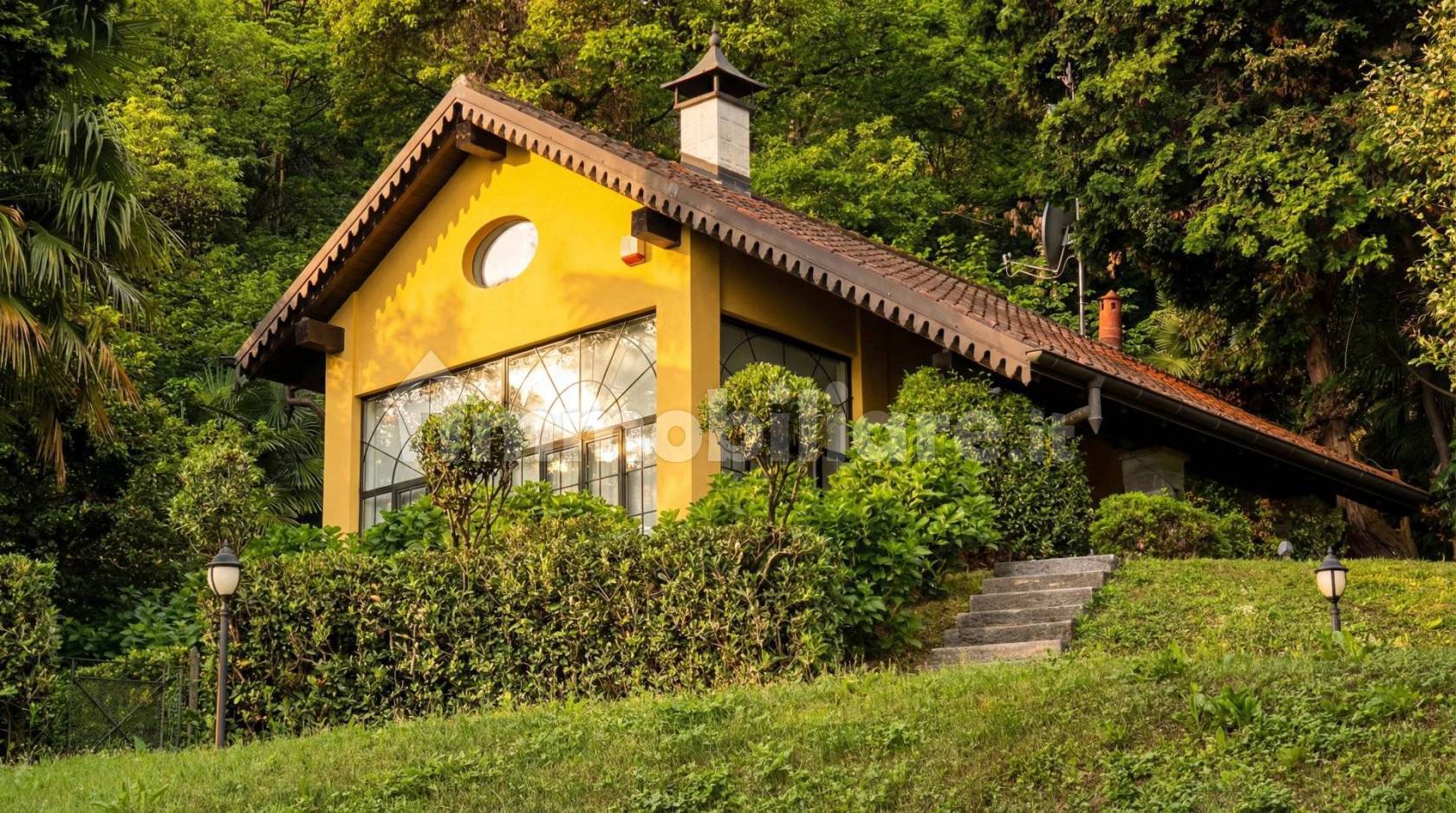 Villa in vendita a Meina