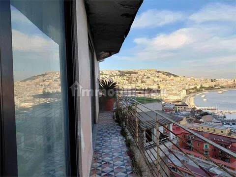 Appartamento in vendita a Napoli