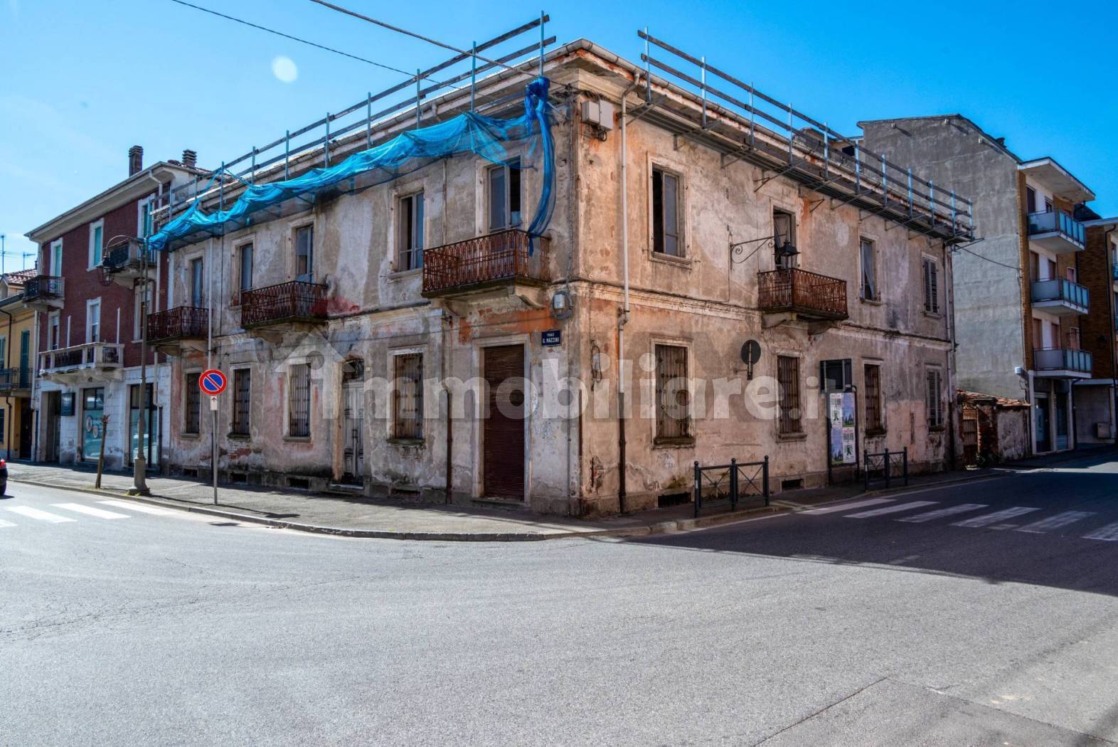 Palazzo - Edificio in vendita a Romagnano Sesia