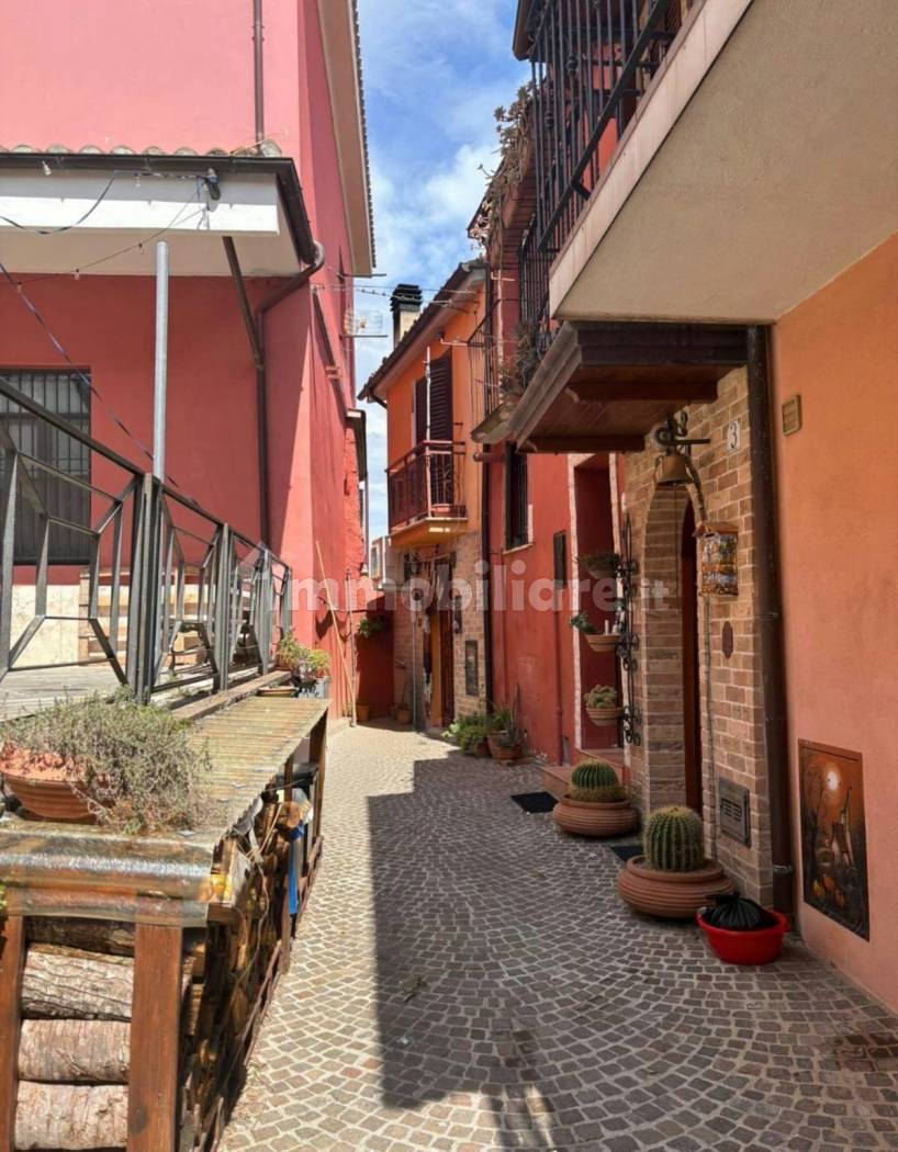 Casa indipendente in vendita a Canzano