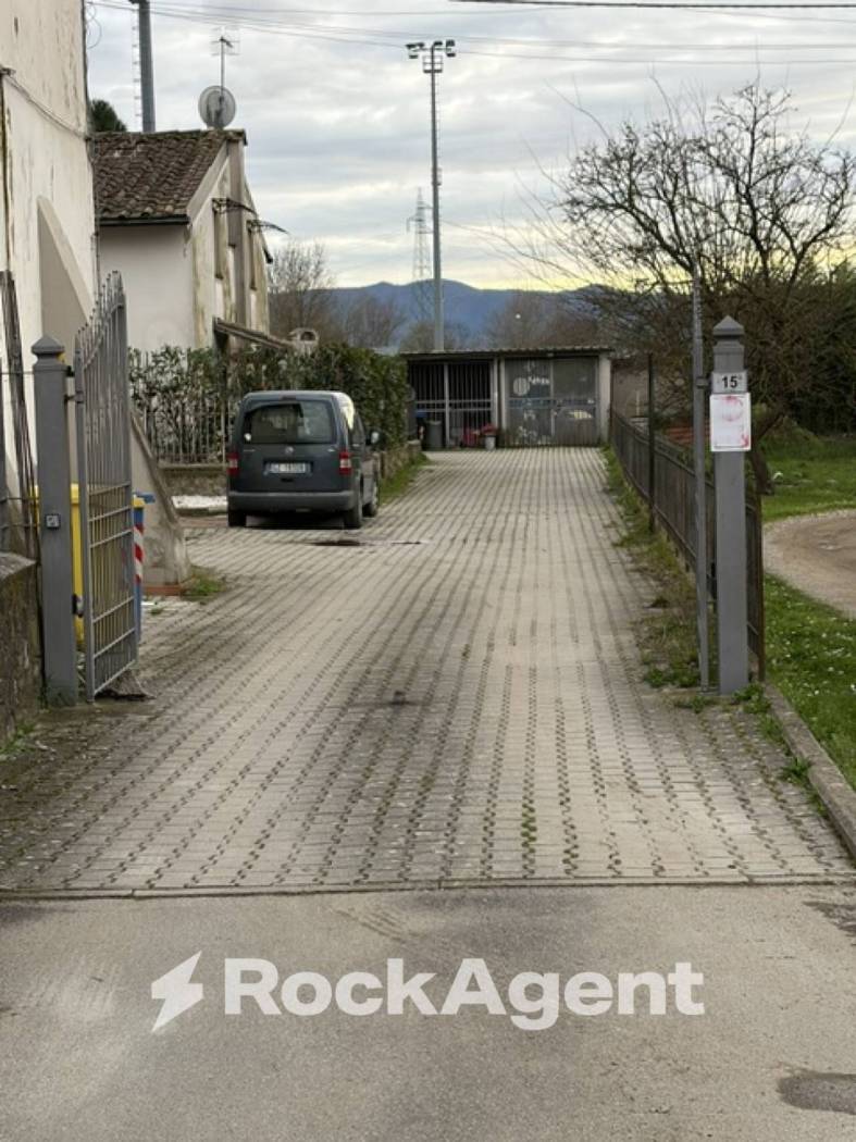 Villetta a schiera in vendita a Montemurlo