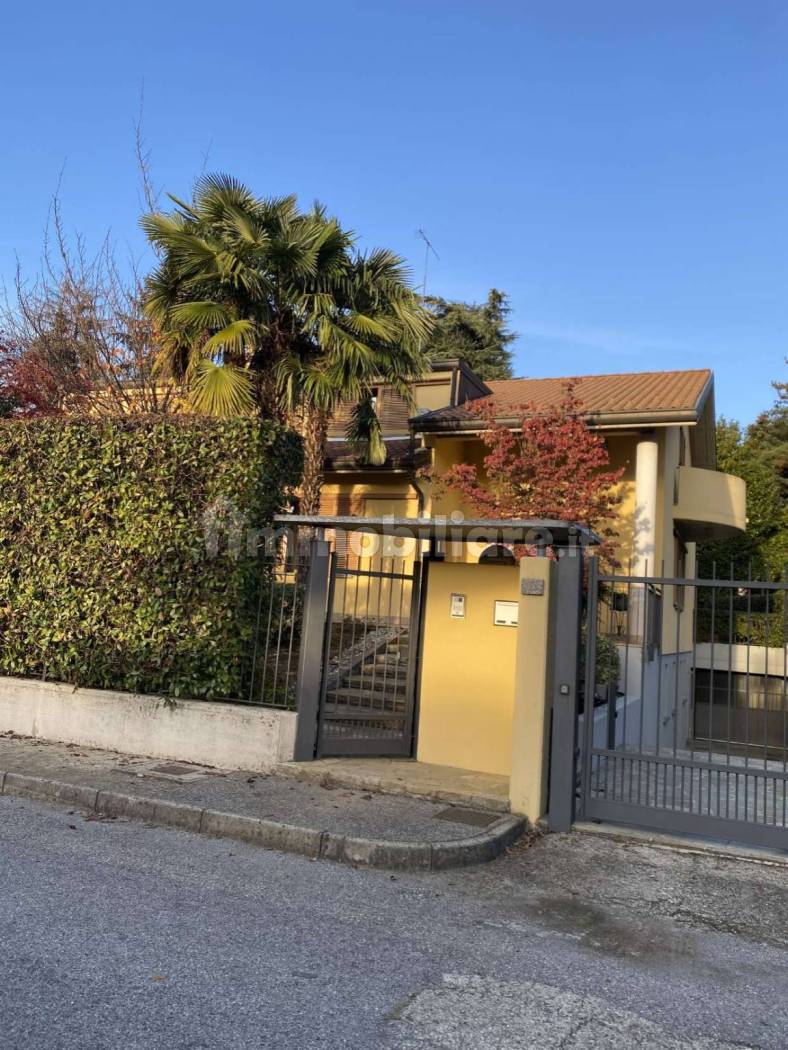 Villetta a schiera in vendita a Verano Brianza