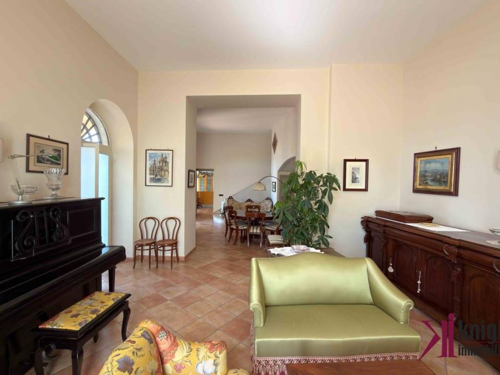 Salone