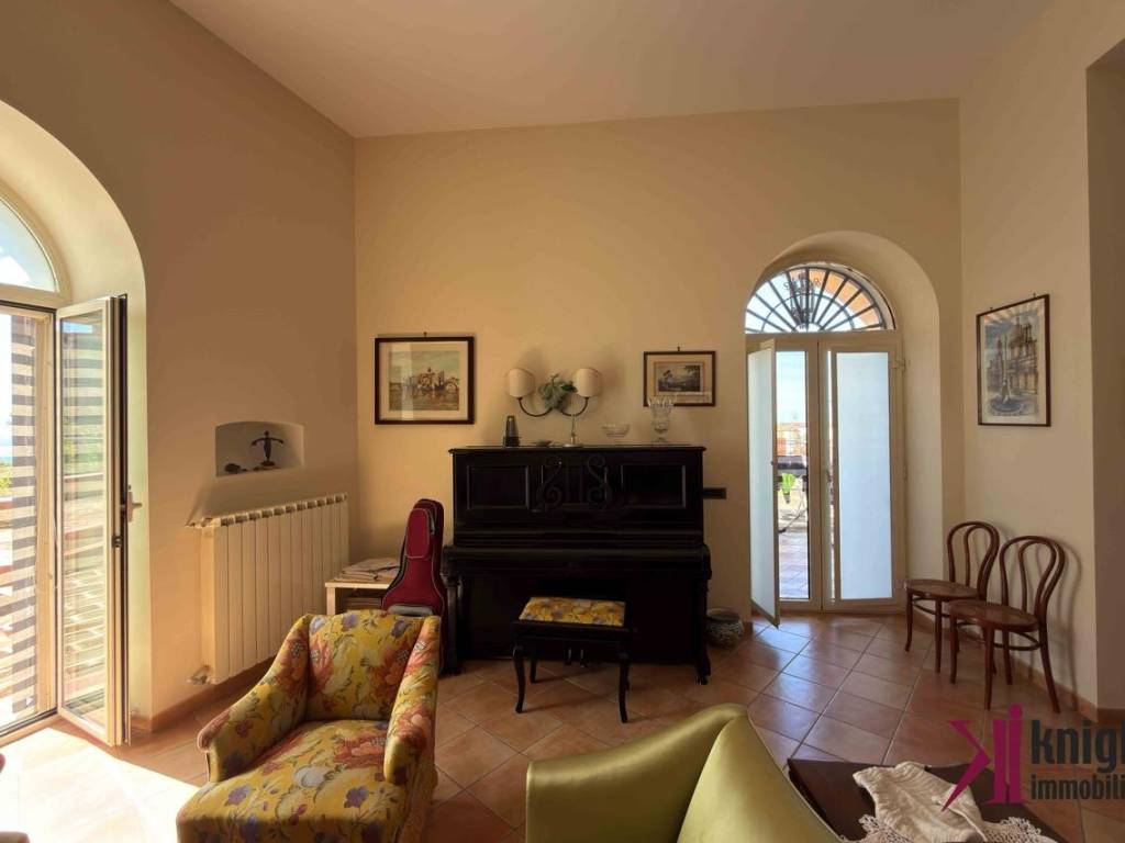 Salone