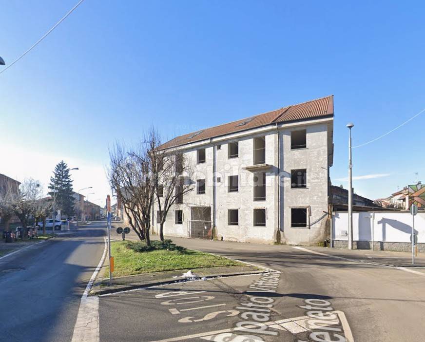Palazzo - Stabile in vendita a Castellazzo Bormida