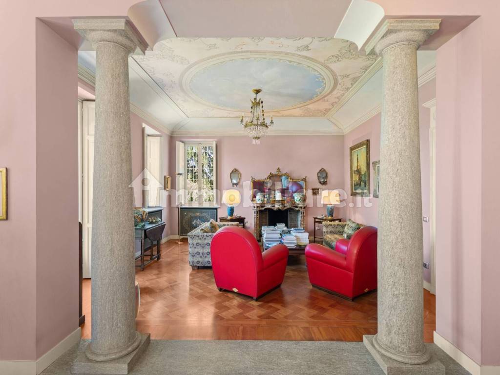 Salone