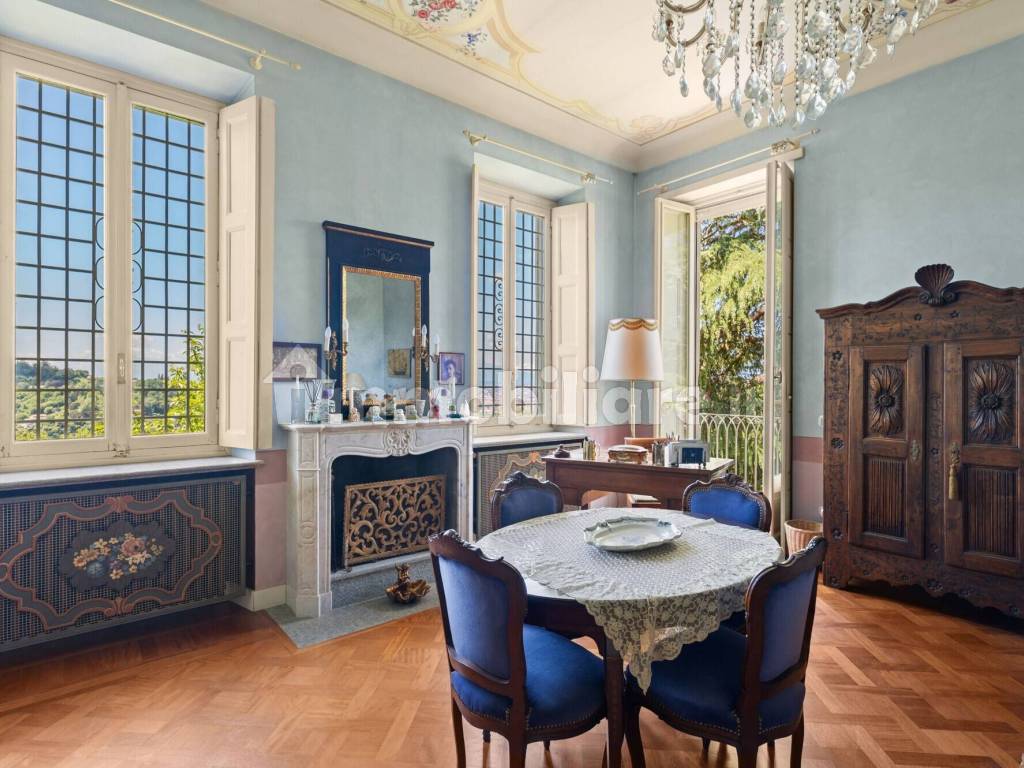 Salone