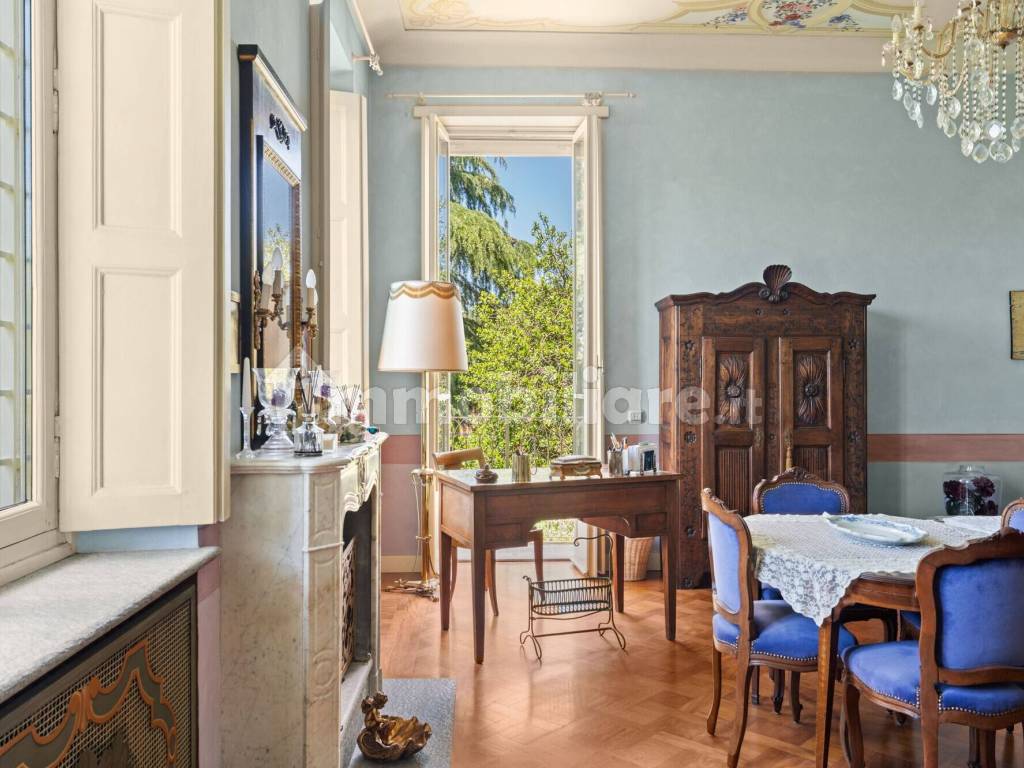 Salone