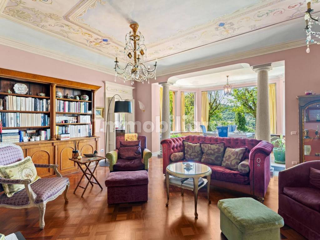 Salone