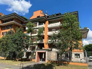 Appartamento buono stato, quinto piano, San Siro, Milano