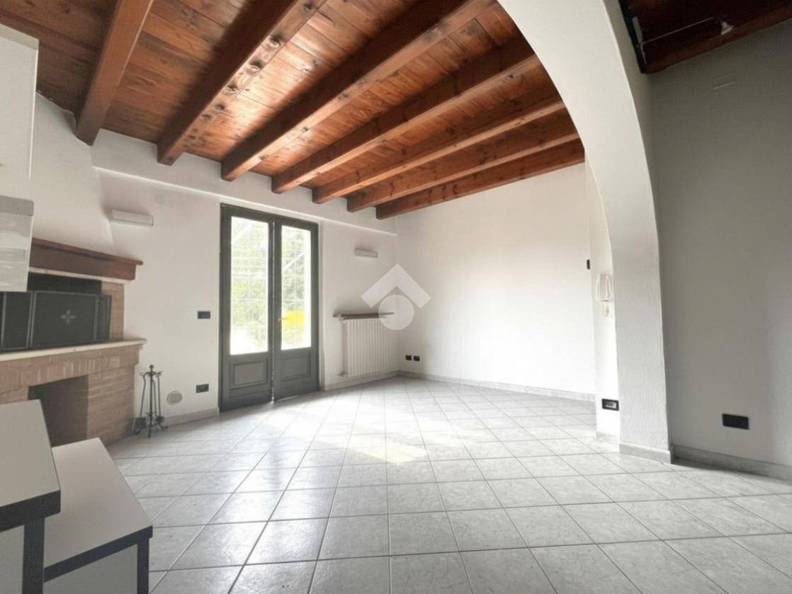 Appartamento in vendita a Caino