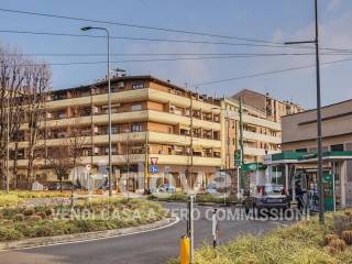 Bilocale piazzale Santorre di Santarosa 2, Certosa, Milano