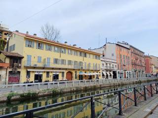 Quadrilocale via Valenza 5, Navigli - Darsena, Milano