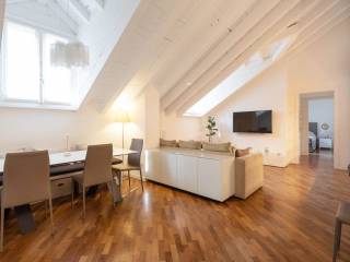 Mansarda via Anfiteatro 12, Lanza, Milano