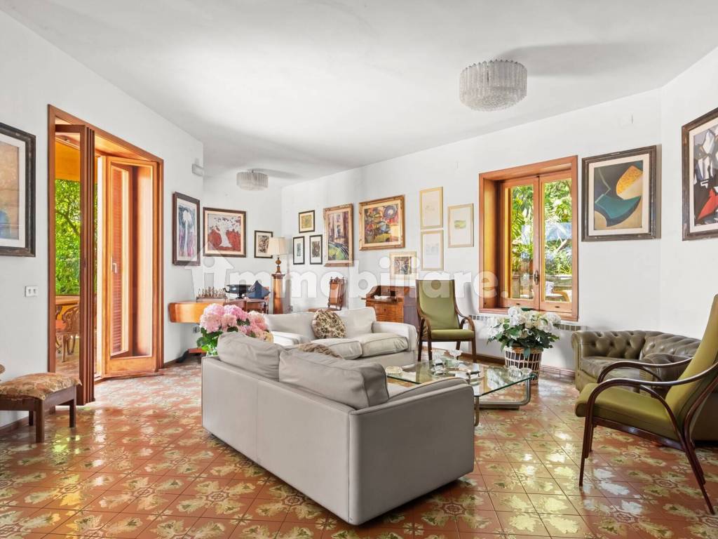 Salone