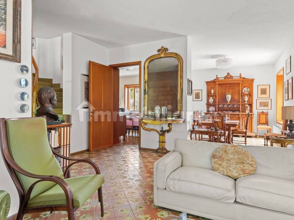 Salone