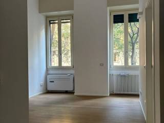 Bilocale viale Tibaldi 54, Pezzotti - Meda, Milano