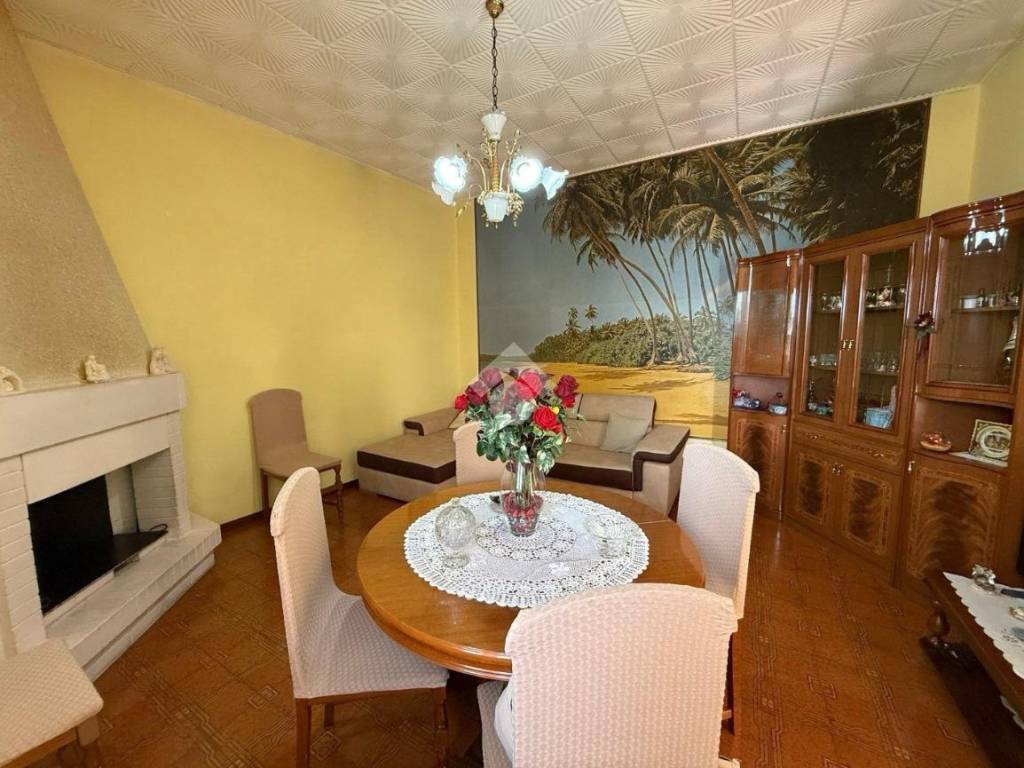 Salone