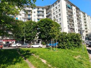 Bilocale piazzale Giovanni delle Bande Nere 10, Bande Nere, Milano