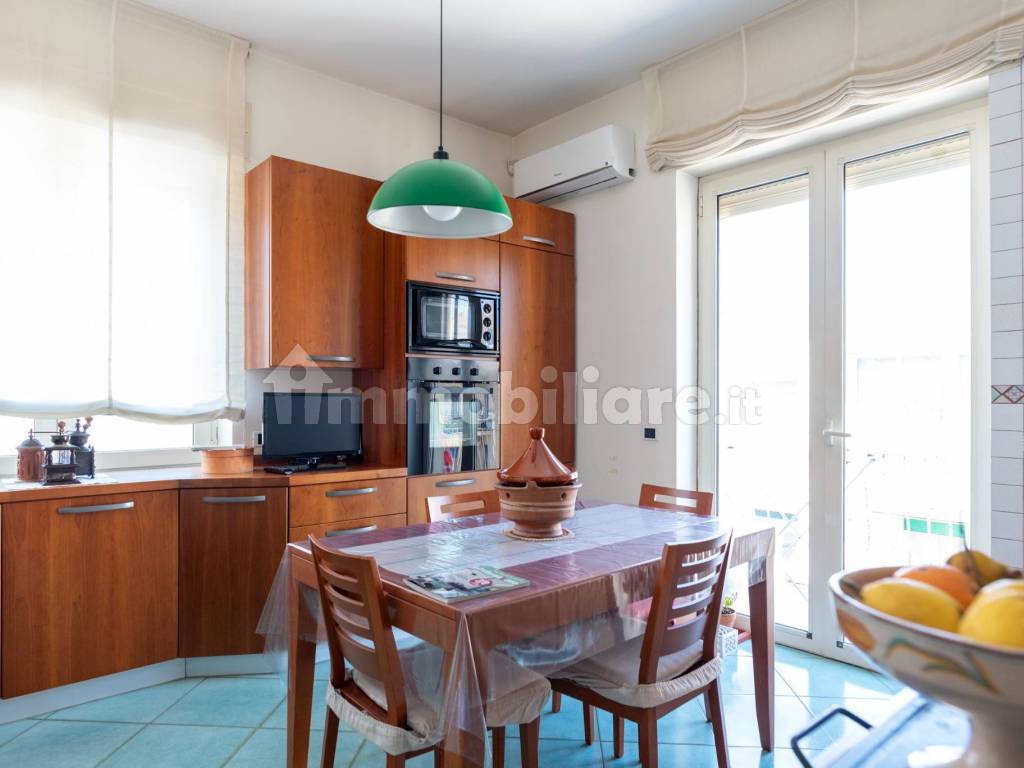Sale Apartment in via Giuseppe Capaldo 10. Naples. Good condition ...