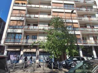 Bilocale viale Vittorio Veneto, Porta Venezia, Milano