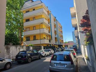 Bilocale via Giovanni Nicotera 3, Affori, Milano