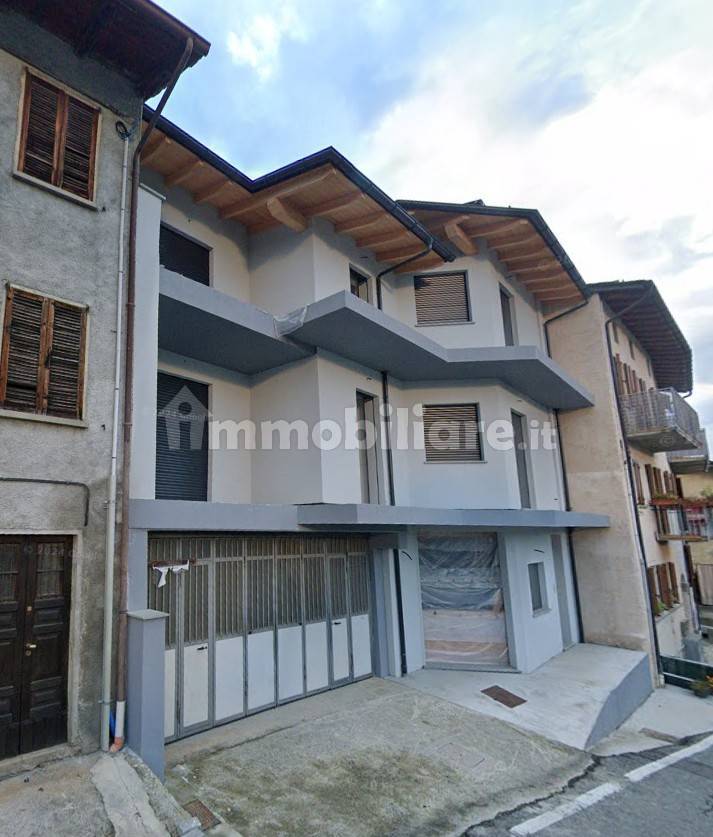 Villa in vendita a Montagna in Valtellina