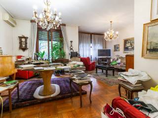 Quadrilocale via Giovan Battista Pergolesi 6, Buenos Aires, Milano