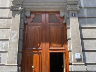 Bilocale via San Gregorio, Centrale, Milano