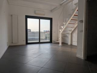Attico buono stato, 127 m², Dergano, Milano