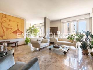 Appartamento via Col Moschin 11, Corso San Gottardo, Milano