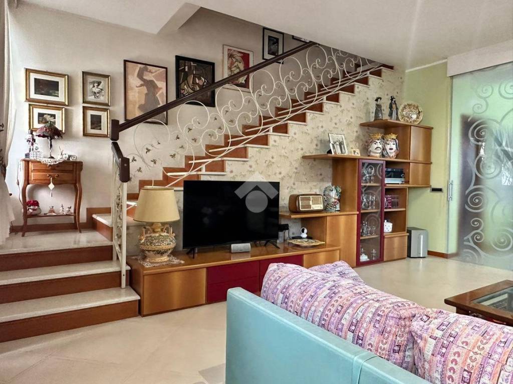 Salone