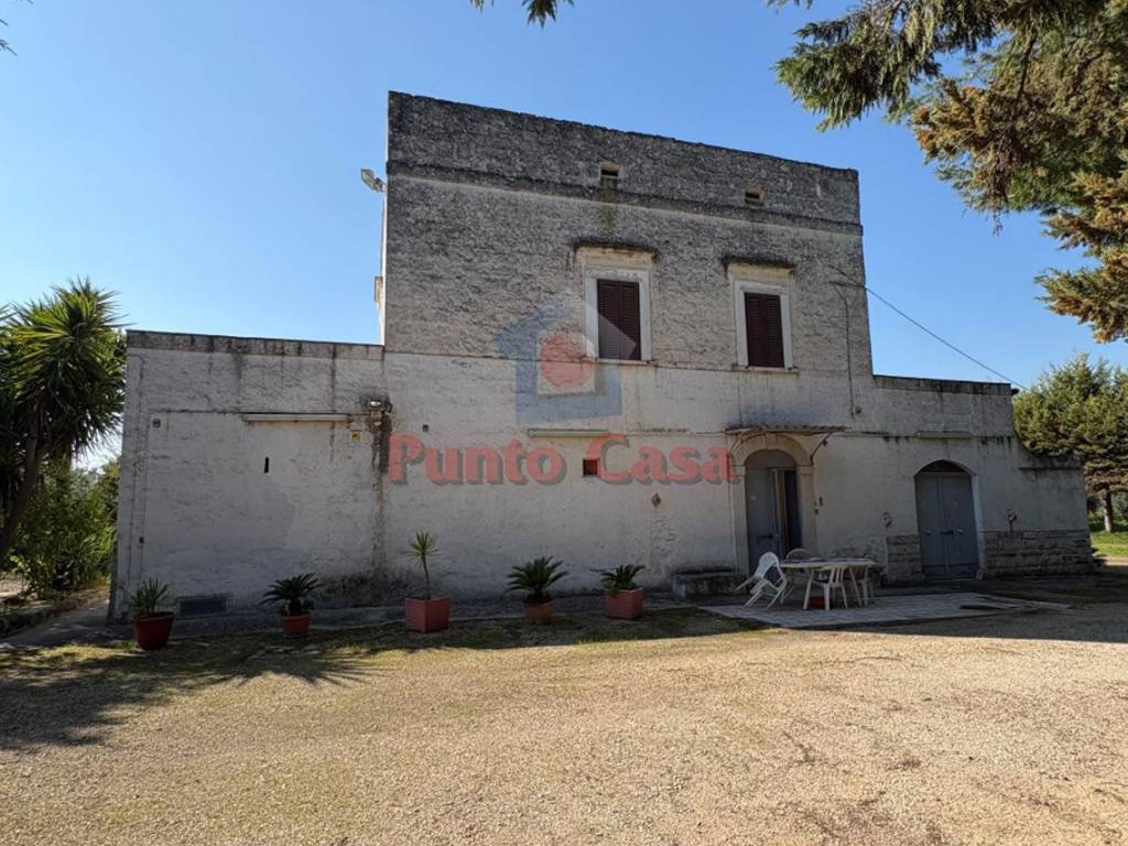 Casale Contrada San Pietro, Castel del Monte, Andria