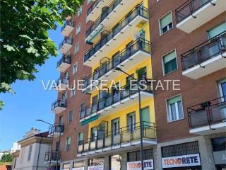 Bilocale piazza Belloveso, 2, Niguarda, Milano