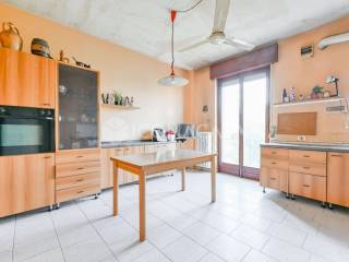 Quadrilocale via Monte Velino 20, Molise - Cuoco, Milano