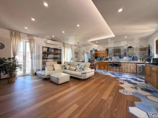 Salone
