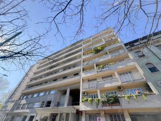 Trilocale viale Gran Sasso 48, Città Studi, Milano