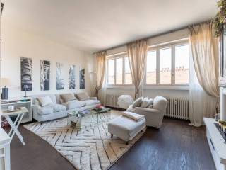 Attico buono stato, 120 m², Porta Venezia, Milano