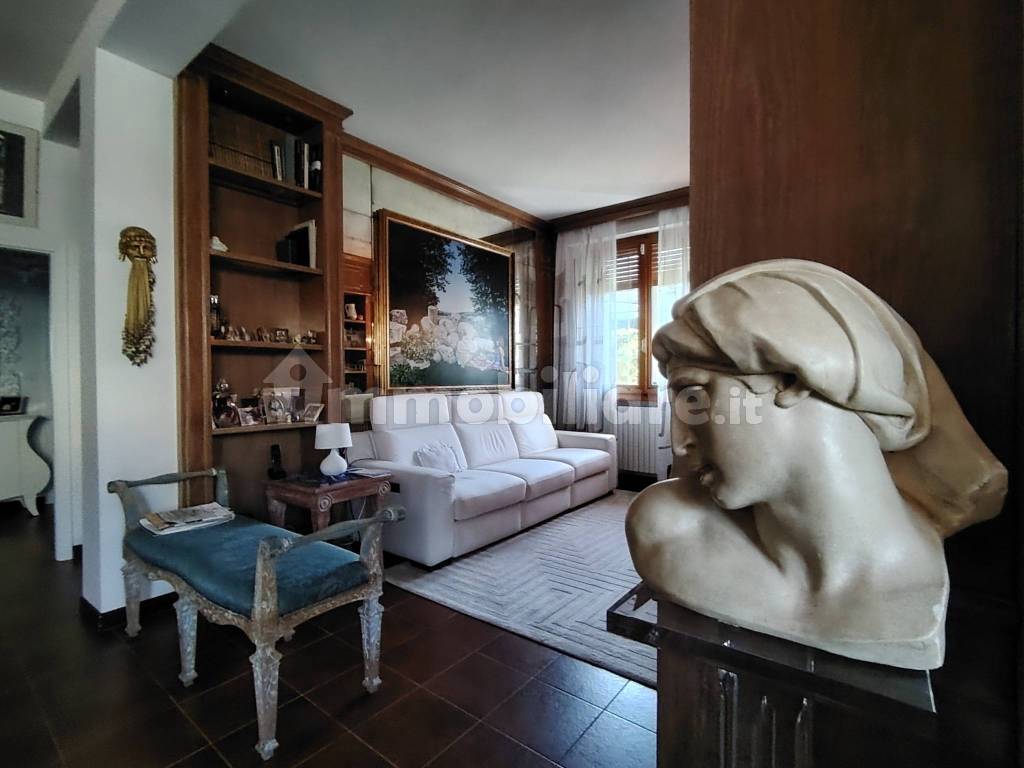 Salone