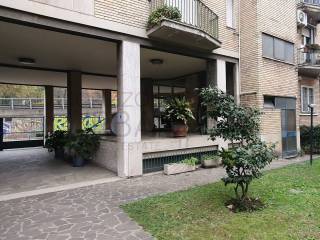 Bilocale viale Renato Serra 14, Monte Rosa - Lotto, Milano
