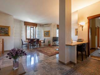 Quadrilocale via Luigi Zoja 23, Quarto Cagnino, Milano