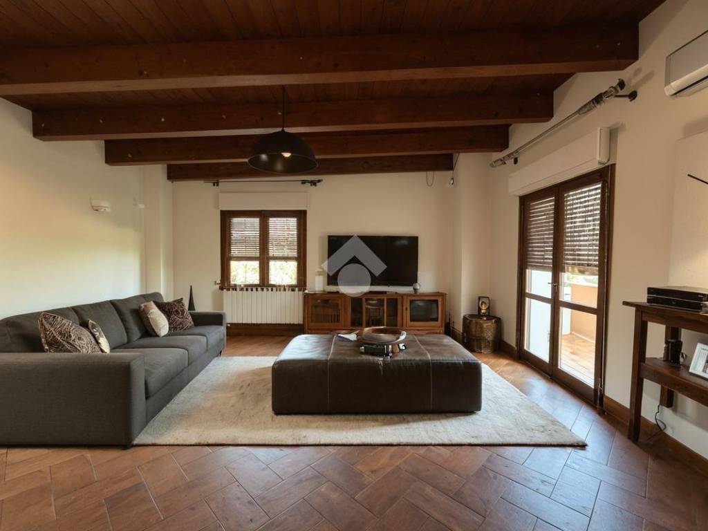Salone