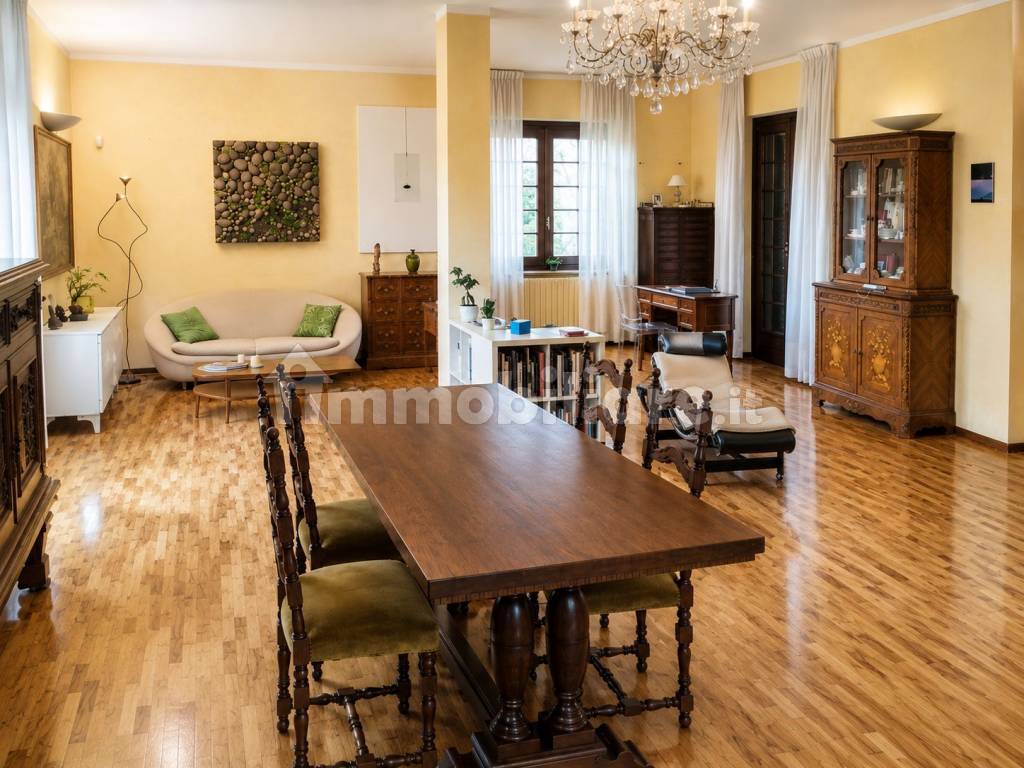 Salone