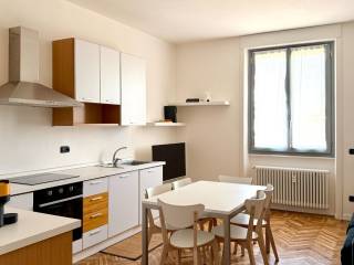 Quadrilocale via Olona 7, Corso Genova, Milano