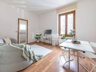 Trilocale via Cardinale Mezzofanti 37, Argonne - Corsica, Milano